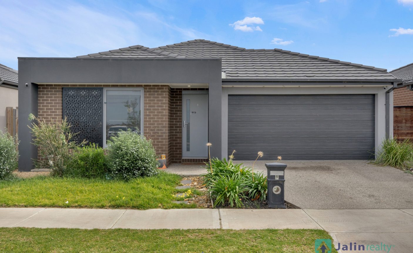 9 Avaward Street,  Wyndham Vale,  VIC 3024 AUS