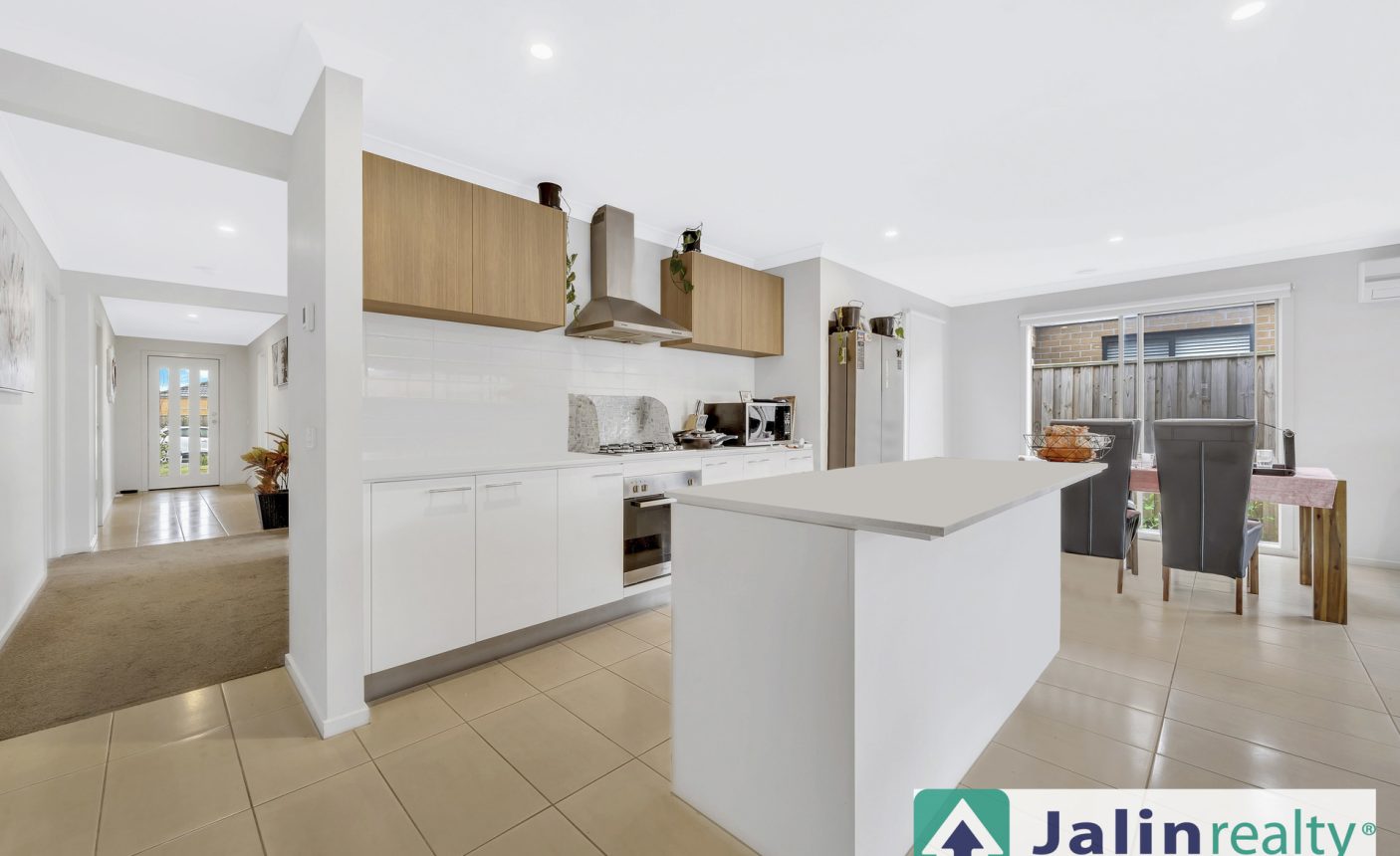 13 Buckland Circuit,  Werribee,  VIC 3030 AUS