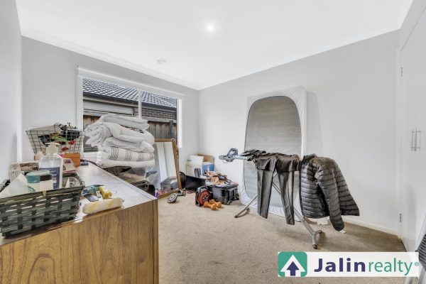 13 Buckland Circuit,  Werribee,  VIC 3030 AUS