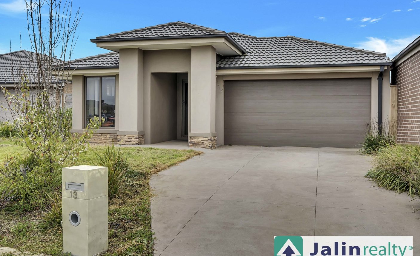 13 Buckland Circuit,  Werribee,  VIC 3030 AUS