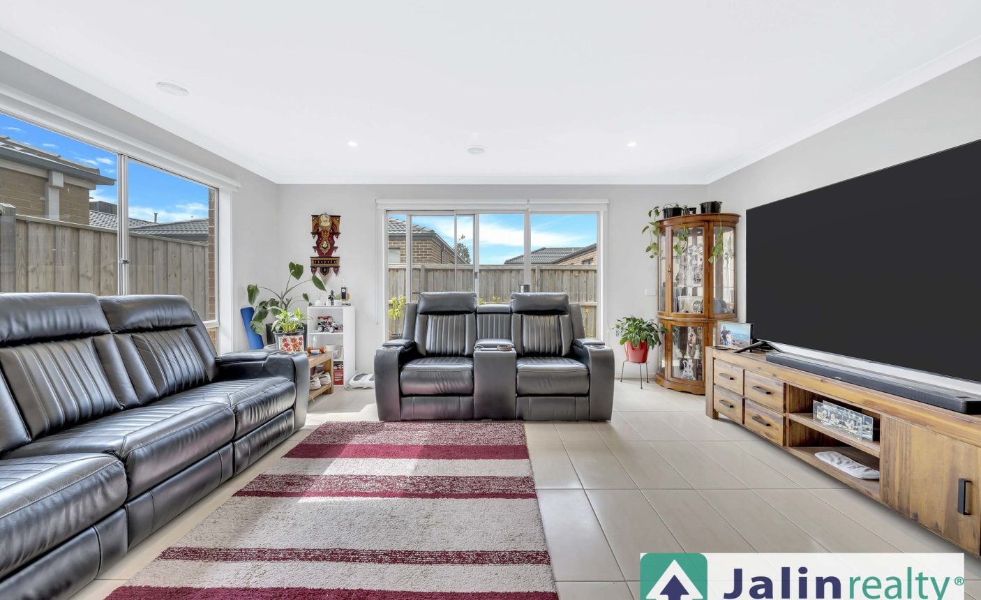 13 Buckland Circuit,  Werribee,  VIC 3030 AUS
