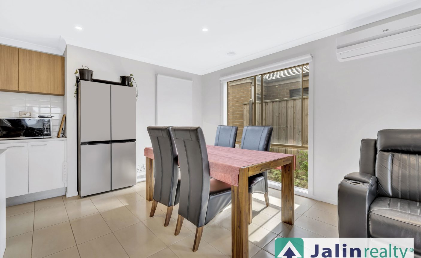 13 Buckland Circuit,  Werribee,  VIC 3030 AUS
