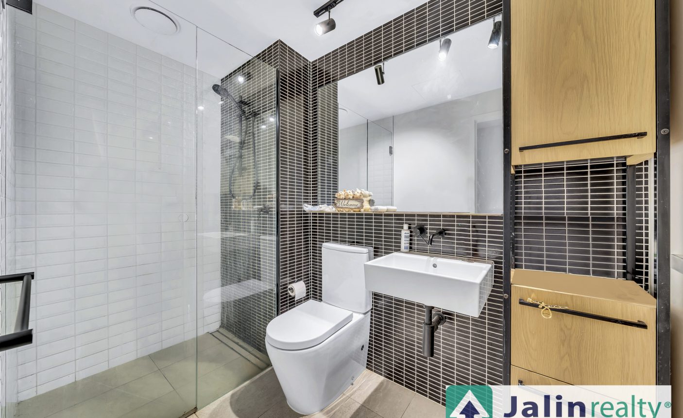 215/11 David Street,  Richmond,  VIC 3121 AUS
