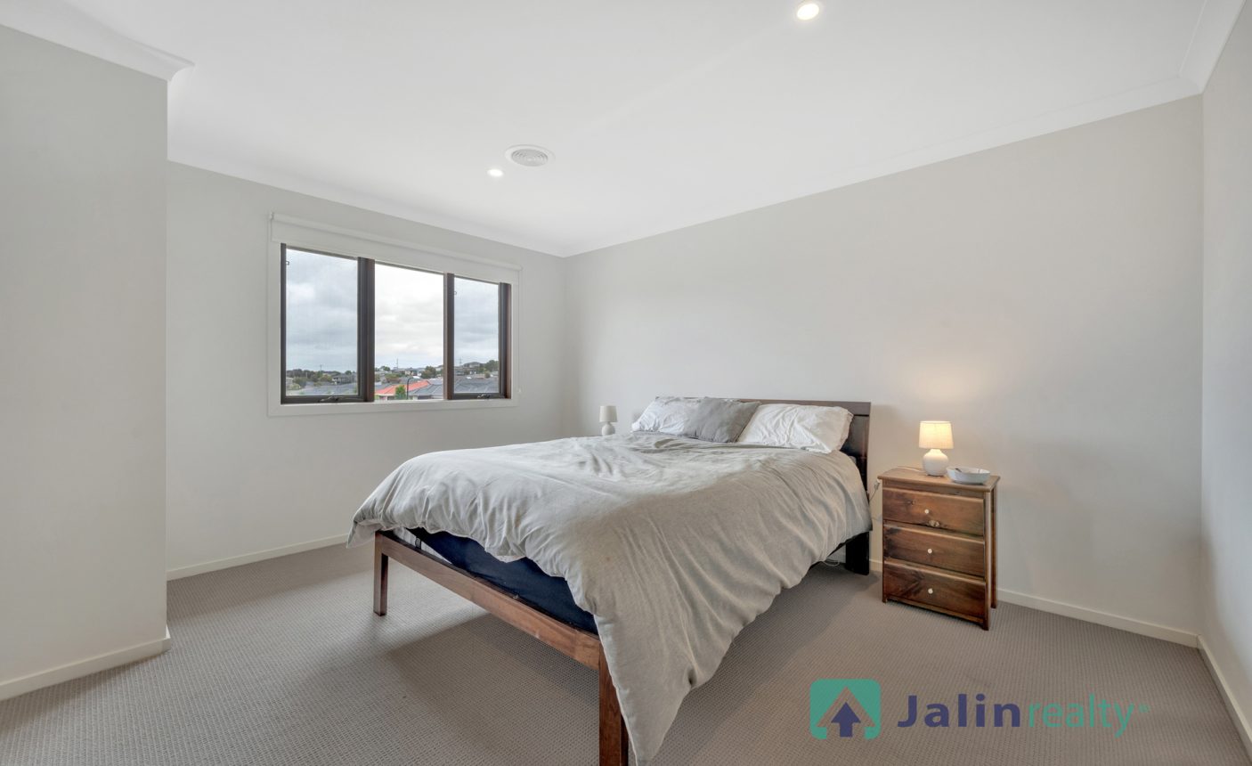 87 Cookes Road,  Doreen,  VIC 3754 AUS
