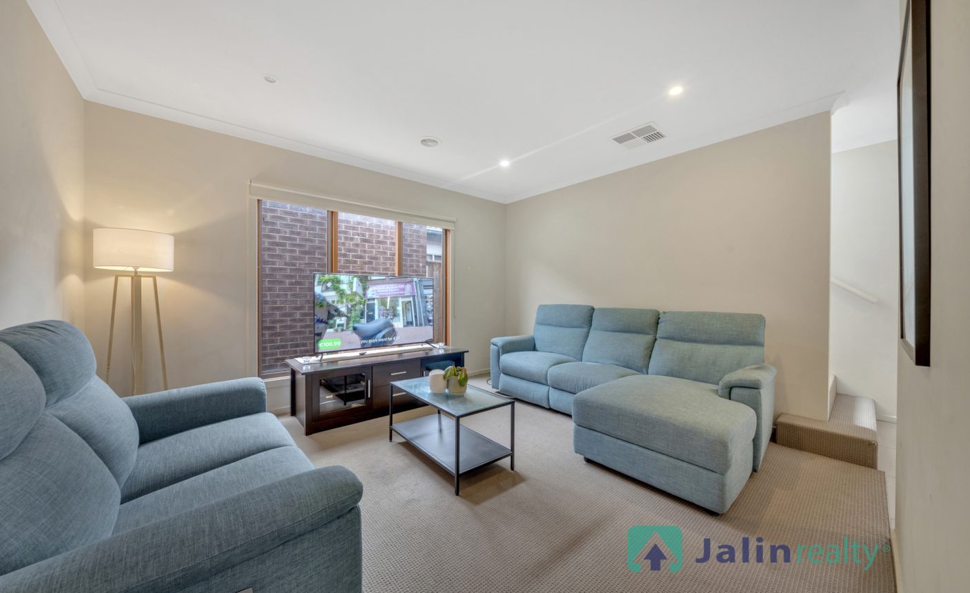 87 Cookes Road,  Doreen,  VIC 3754 AUS
