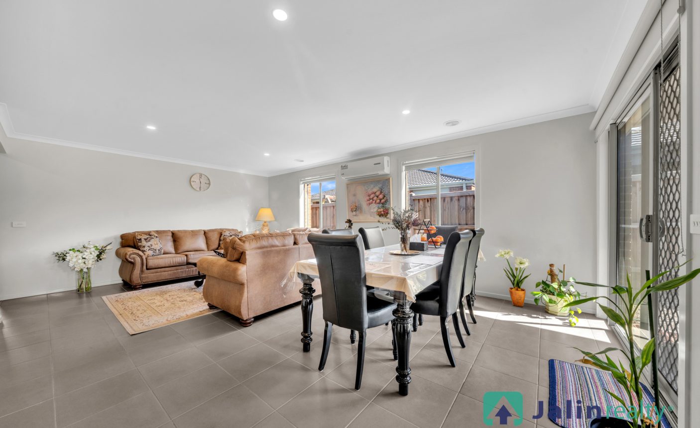 38 Pascolo Way,  Wyndham Vale,  VIC 3024 AUS
