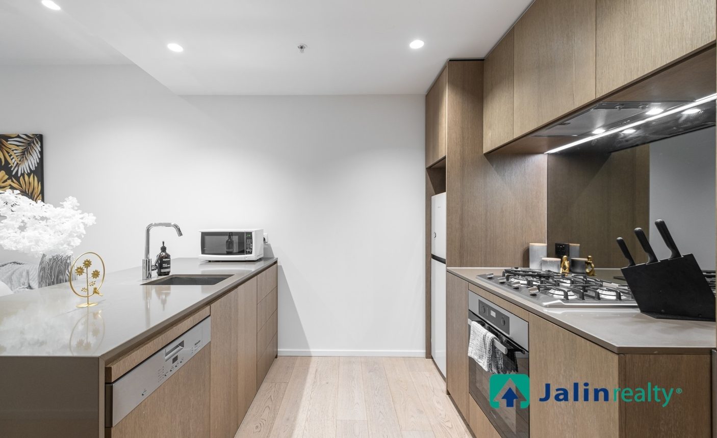 3808/11 Bale Circuit,  Southbank,  VIC 3006 AUS