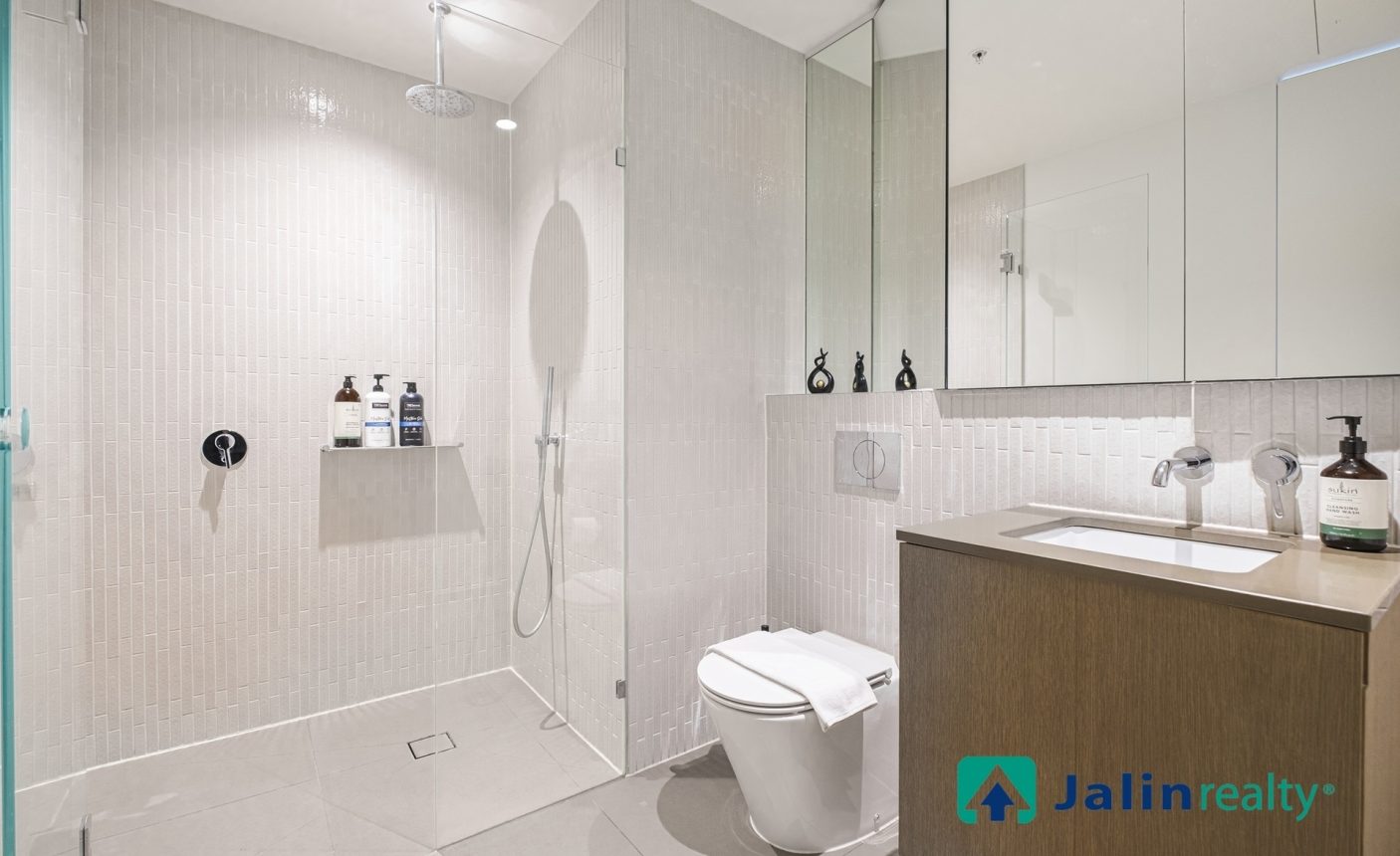 3808/11 Bale Circuit,  Southbank,  VIC 3006 AUS