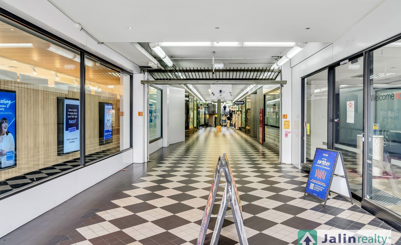 756-760 Burke Road,  Camberwell,  VIC 3124 AUS