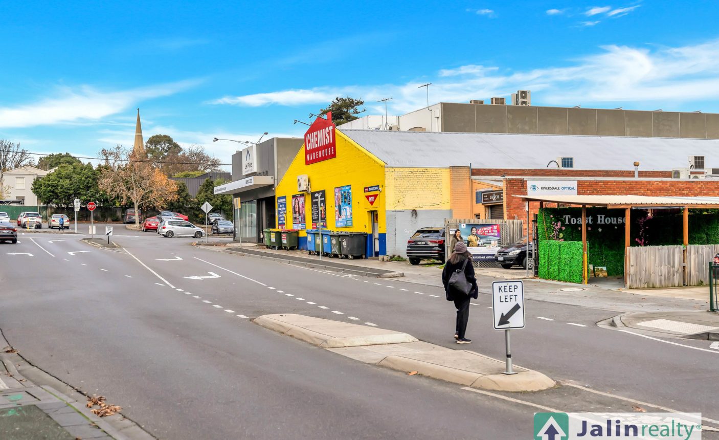 756-760 Burke Road,  Camberwell,  VIC 3124 AUS