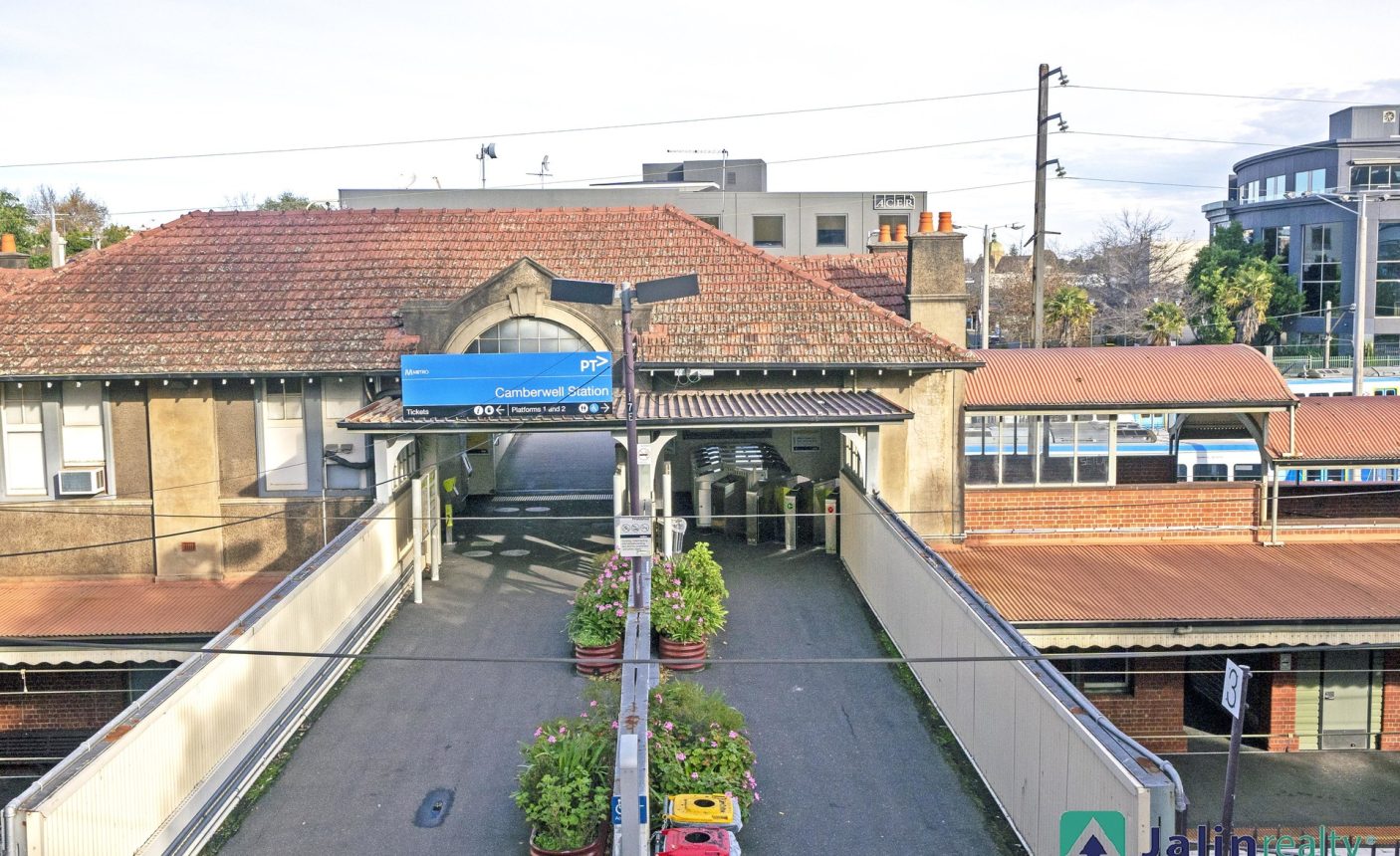 756-760 Burke Road,  Camberwell,  VIC 3124 AUS