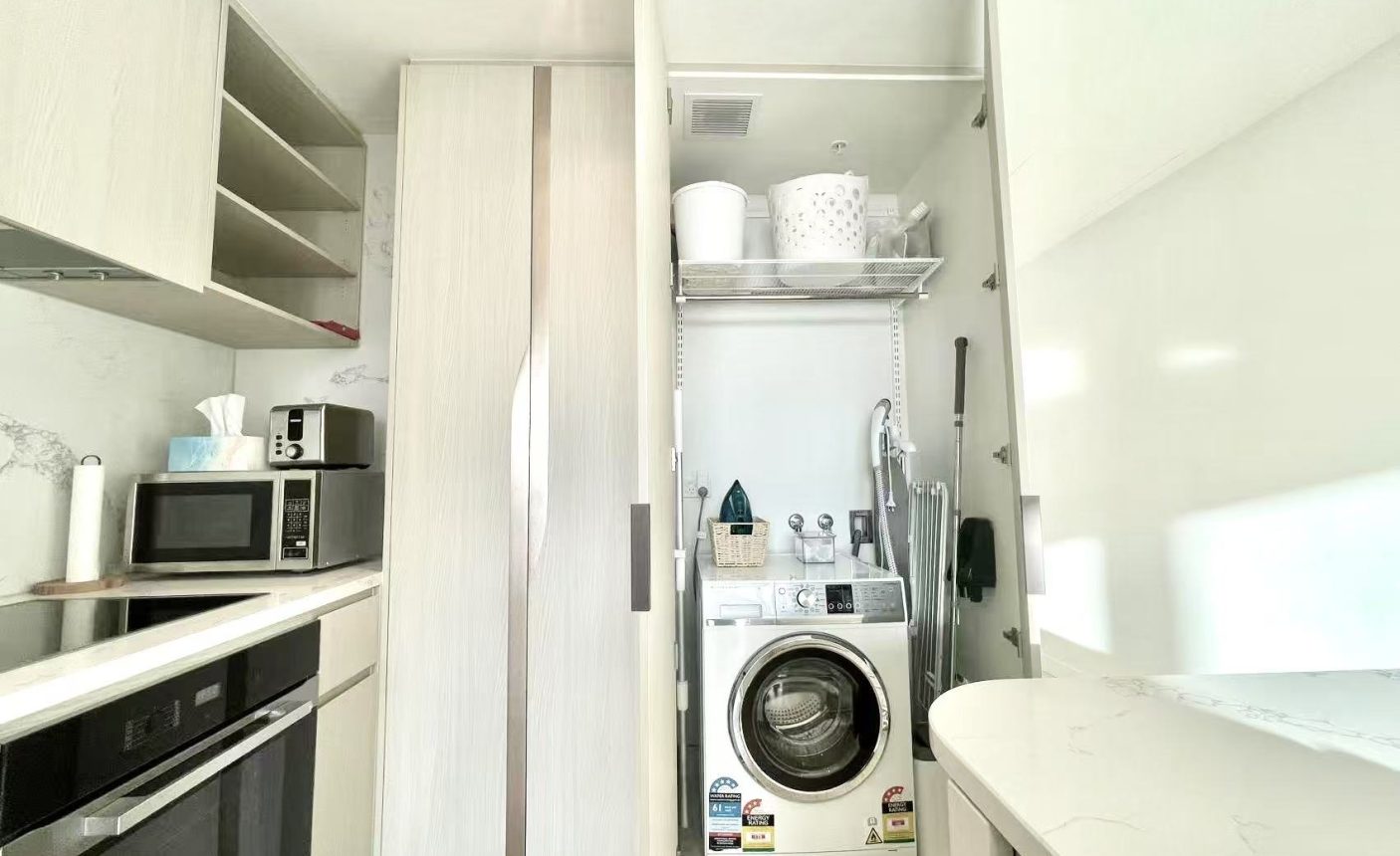 2807/63 La Trobe St,  Melbourne,  VIC 3000 Australia