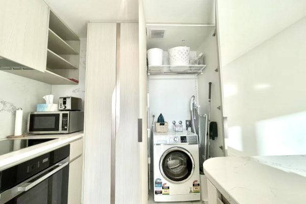 2807/63 La Trobe St,  Melbourne,  VIC 3000 Australia