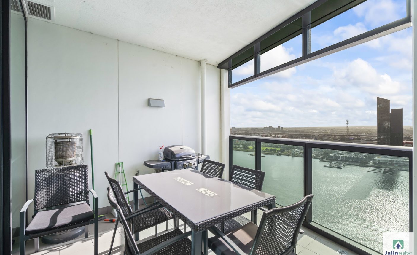 2403/9 Waterside Place,  Docklands,  VIC 3008 AUS