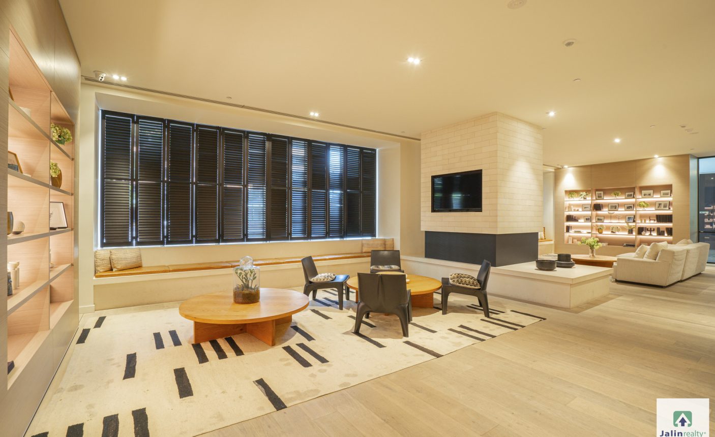 2403/9 Waterside Place,  Docklands,  VIC 3008 AUS