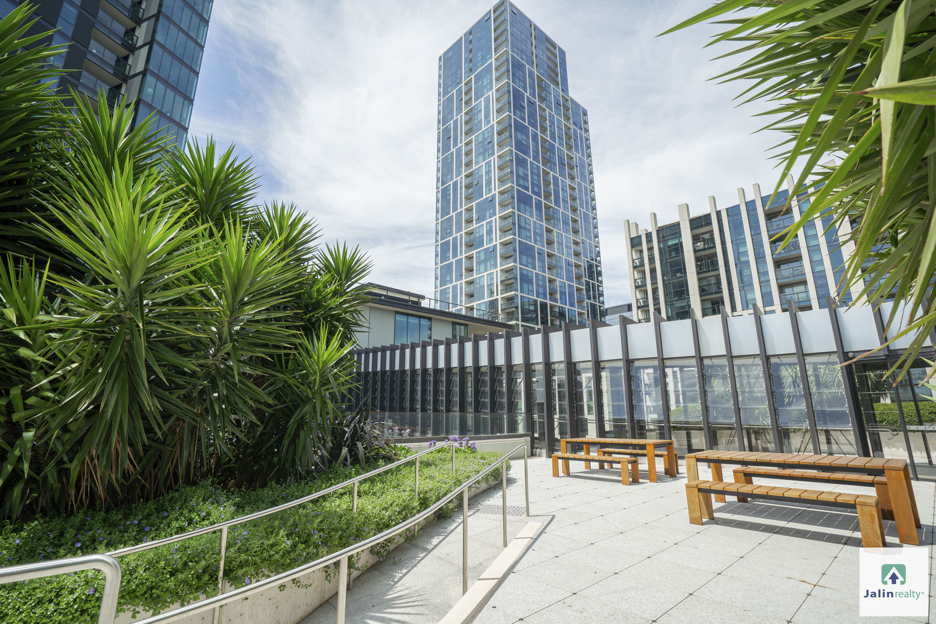 2403/9 Waterside Place, Docklands VIC 3008, Docklands - Thumbnail 3