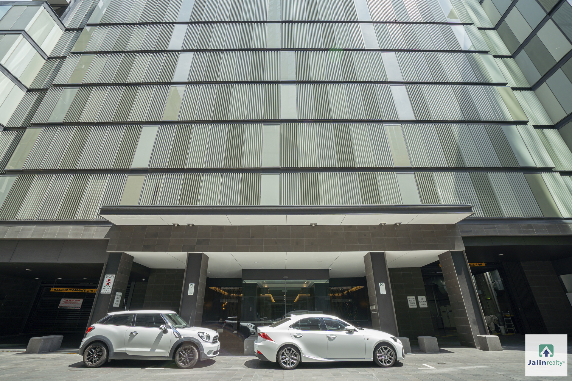 2403/9 Waterside Place, Docklands VIC 3008, Docklands - Thumbnail 2