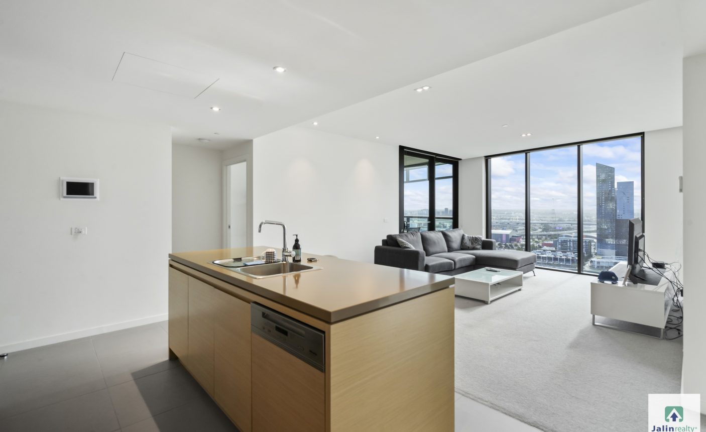 2403/9 Waterside Place,  Docklands,  VIC 3008 AUS