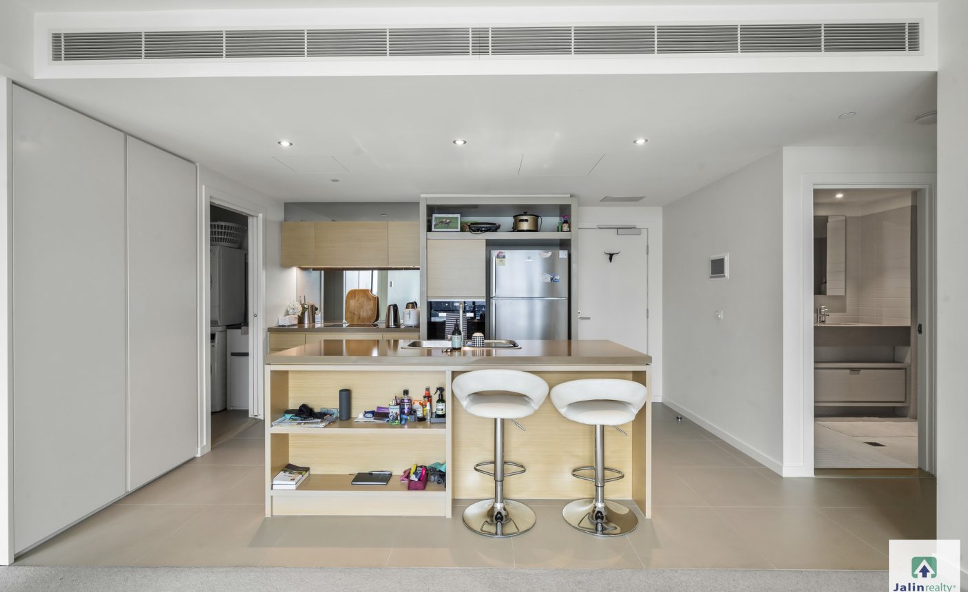 2403/9 Waterside Place,  Docklands,  VIC 3008 AUS