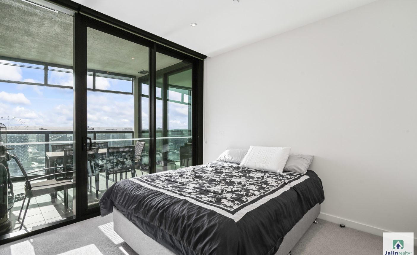 2403/9 Waterside Place,  Docklands,  VIC 3008 AUS