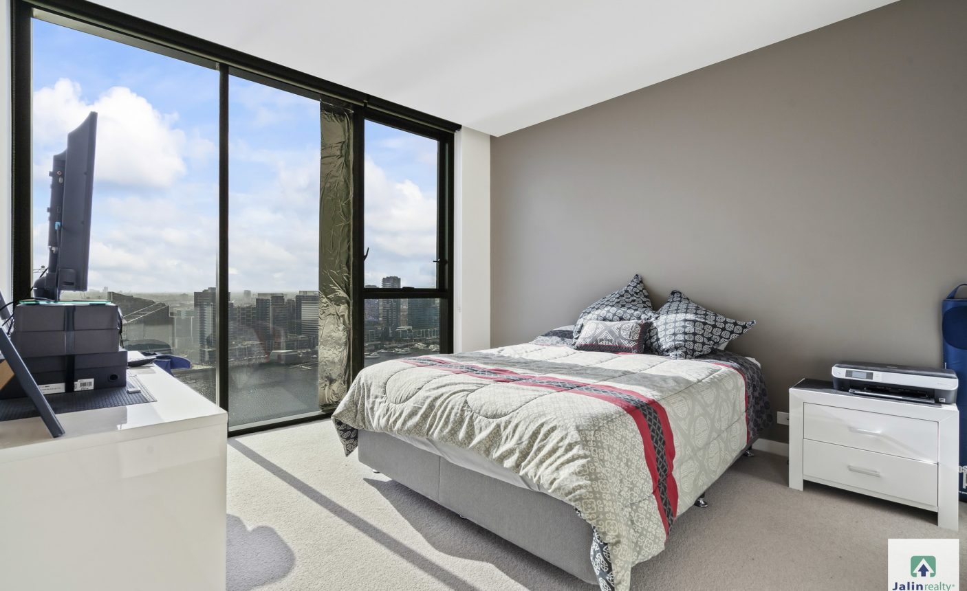 2403/9 Waterside Place,  Docklands,  VIC 3008 AUS