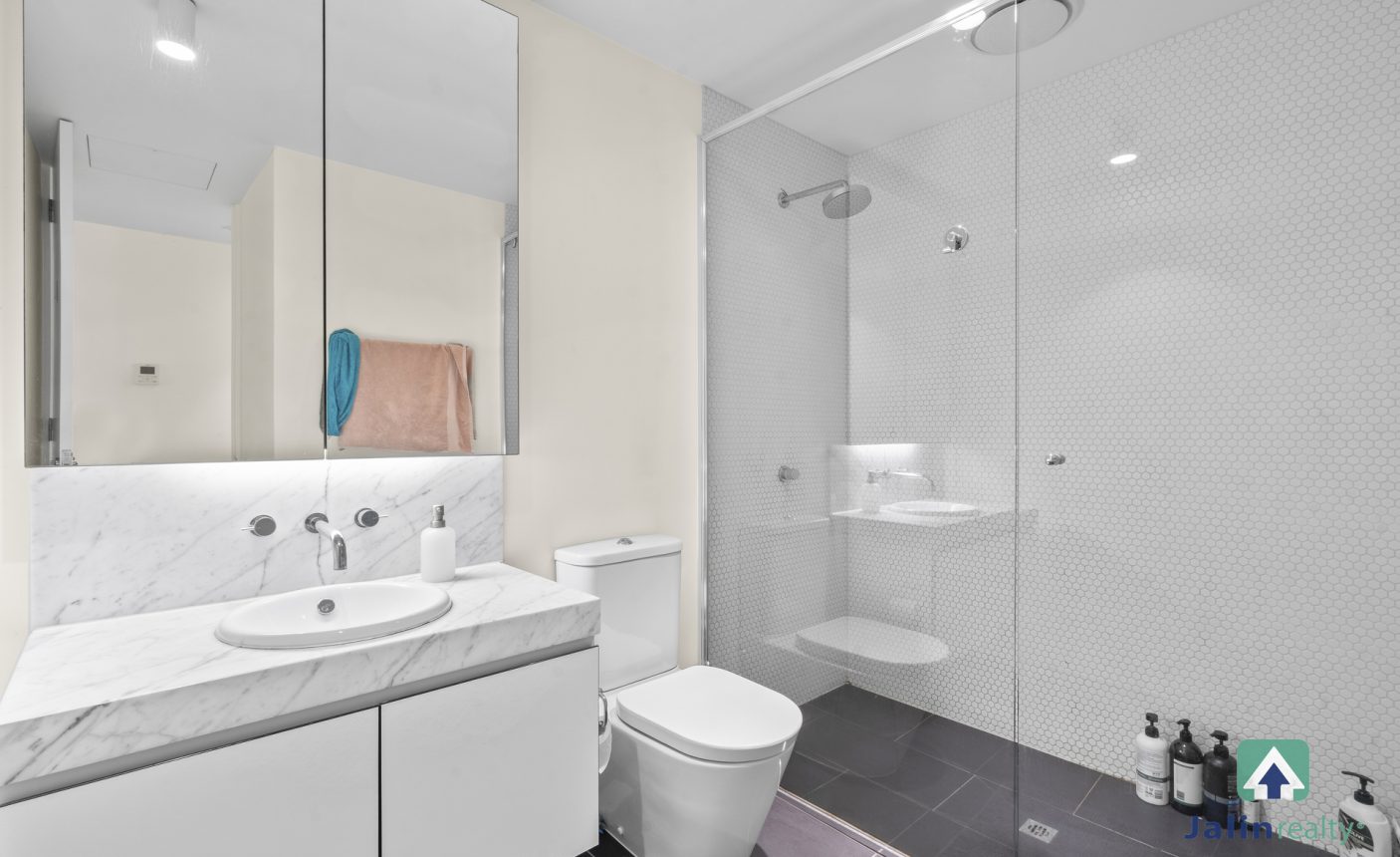 5G Clara Street,  South Yarra,  VIC 3141 AUS