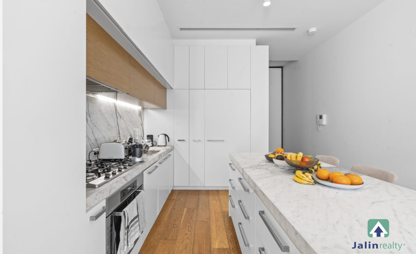 5G Clara Street,  South Yarra,  VIC 3141 AUS