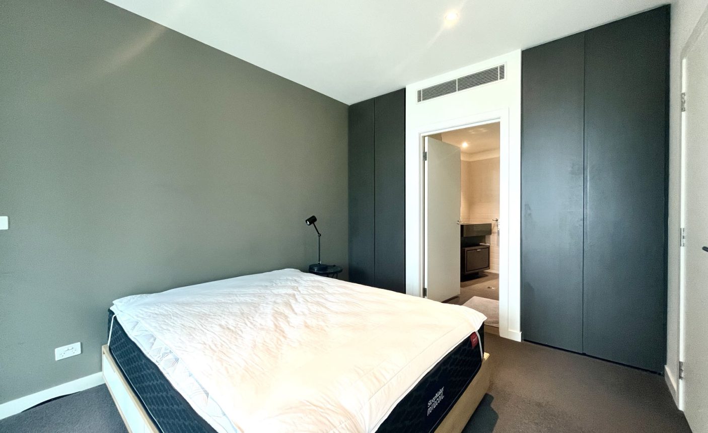 1001/9 Waterside Pl,  Docklands,  VIC 3008 Australia