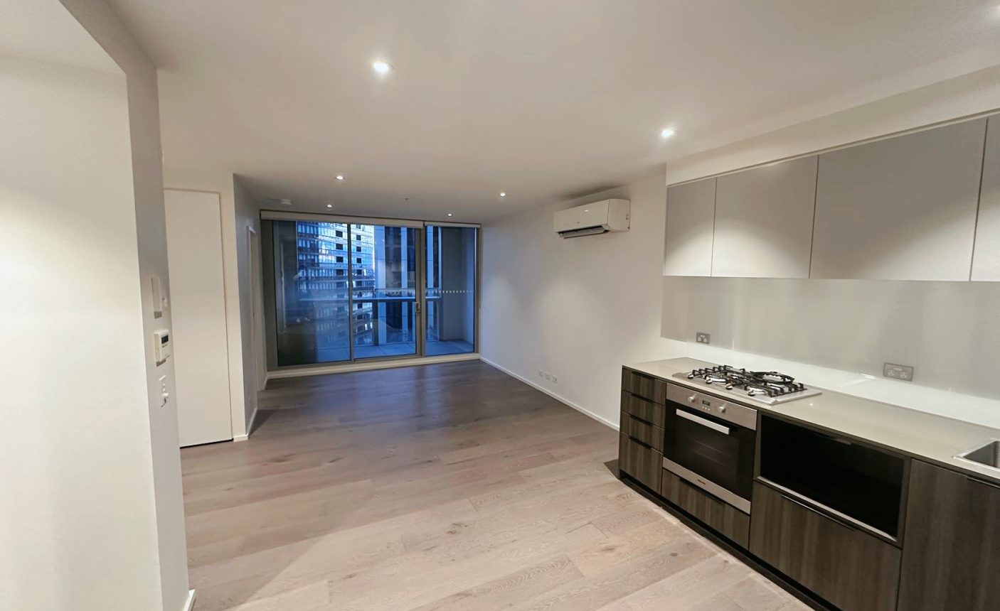 1207E/888 Collins Street,  Docklands,  VIC 3008 Australia