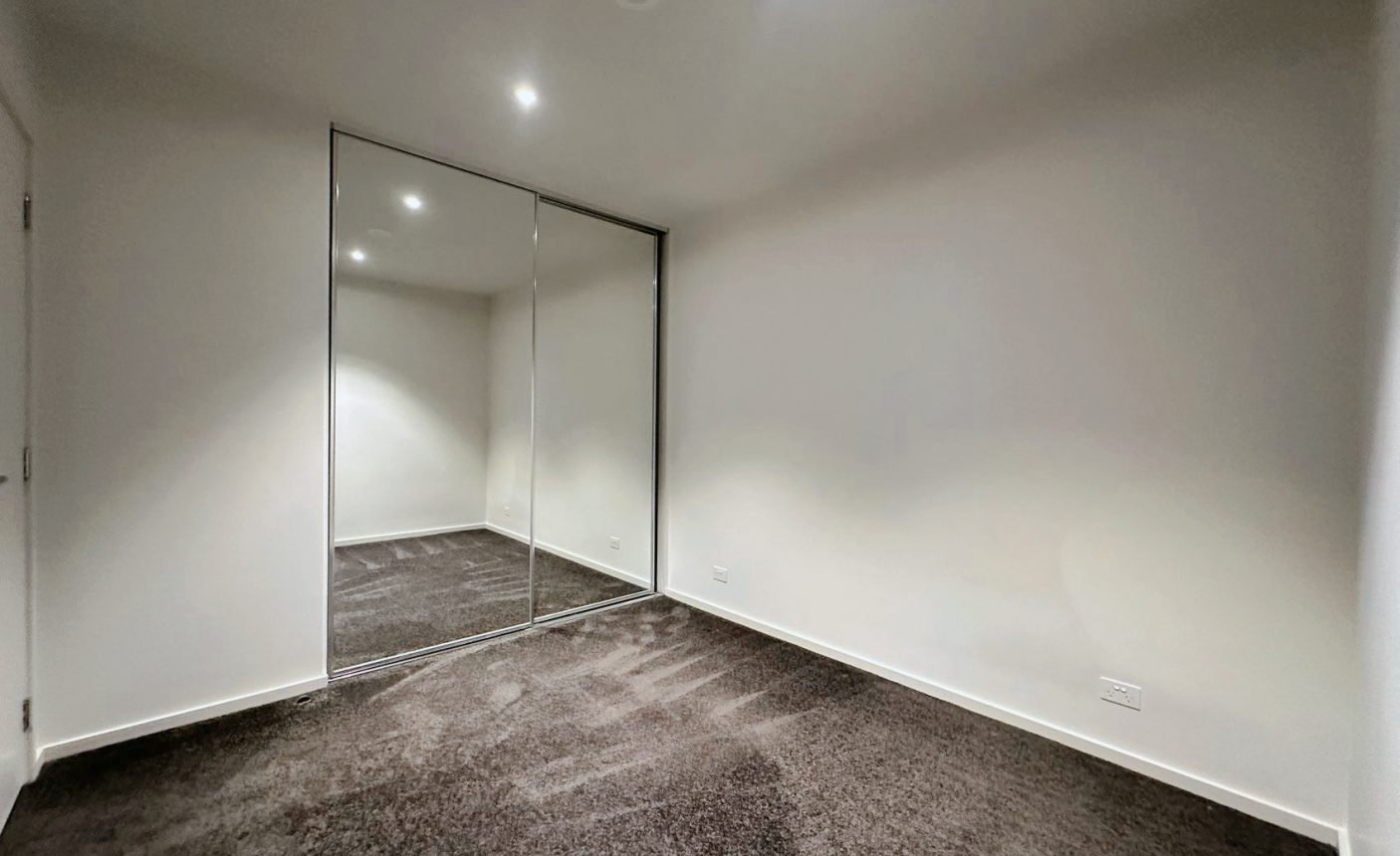 1207E/888 Collins Street,  Docklands,  VIC 3008 Australia