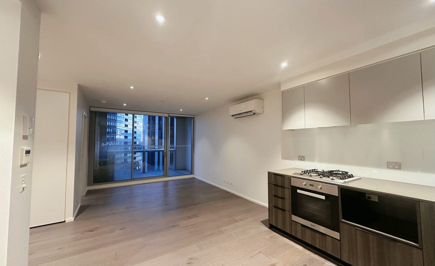 1207E/888 Collins Street,  Docklands,  VIC 3008 Australia