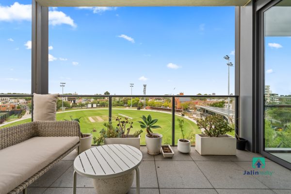 604/6A Evergreen Mews,  Armadale,  VIC 3143 AUS