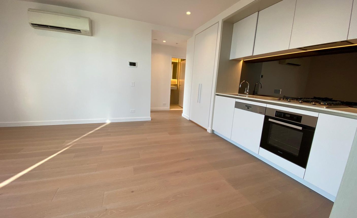 3213/628 Flinders Street,  Docklands,  Victoria 3008 Australia