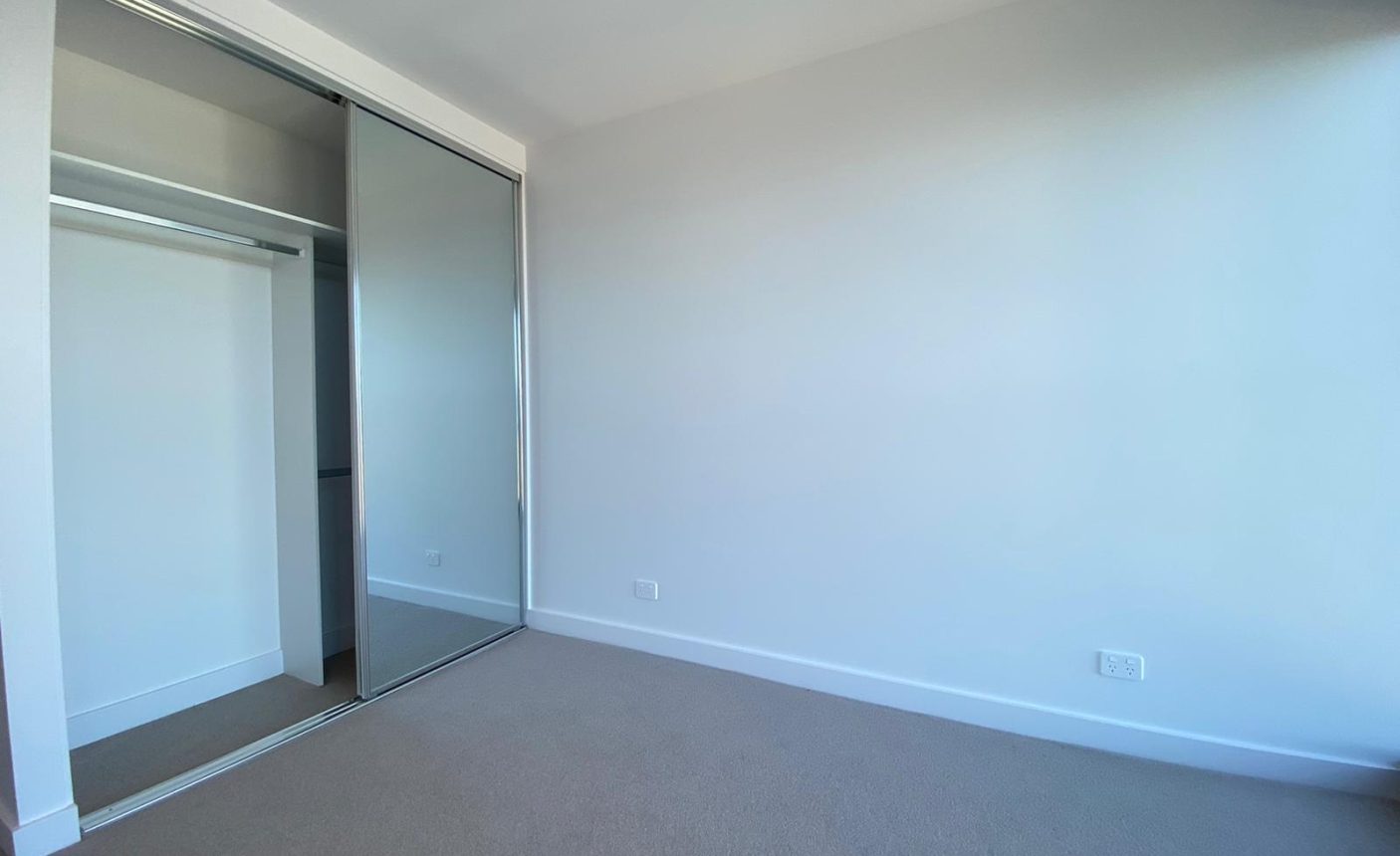 3213/628 Flinders Street,  Docklands,  Victoria 3008 Australia