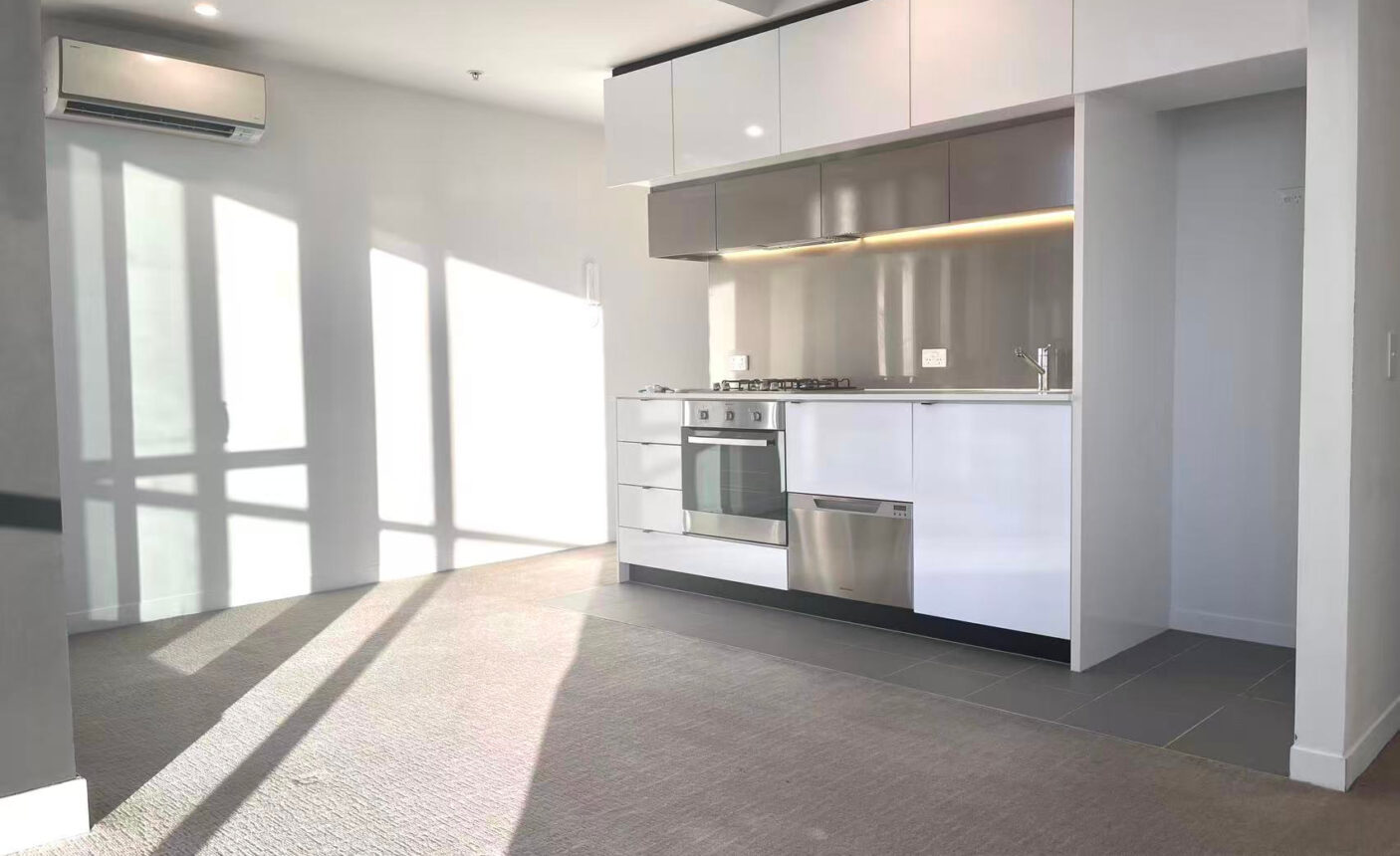 2212/80 A'Beckett St,  Melbourne,  VIC 3000 Australia