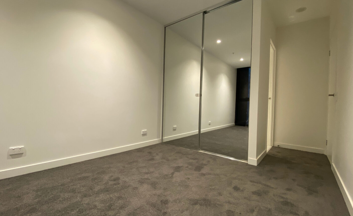2503/245 City Road,  Southbank,  Victoria 3006 Australia