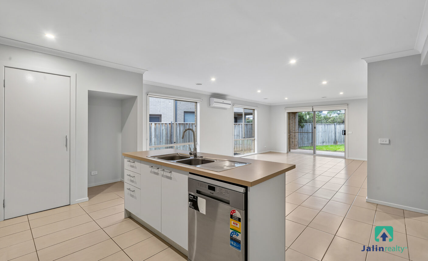 7 Maygrand Avenue,  Werribee,  VIC 3030 AUS