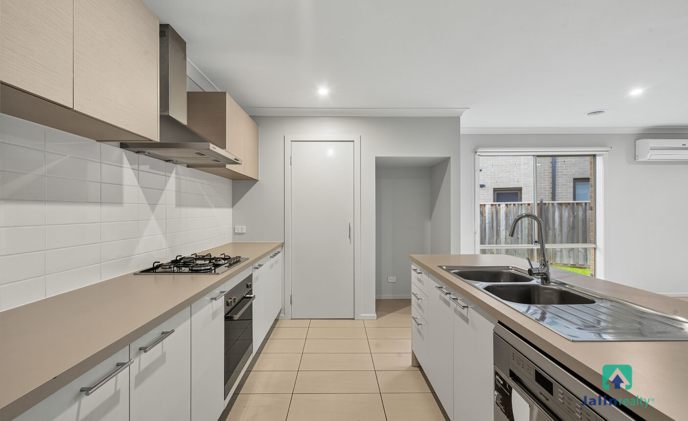 7 Maygrand Avenue,  Werribee,  VIC 3030 AUS