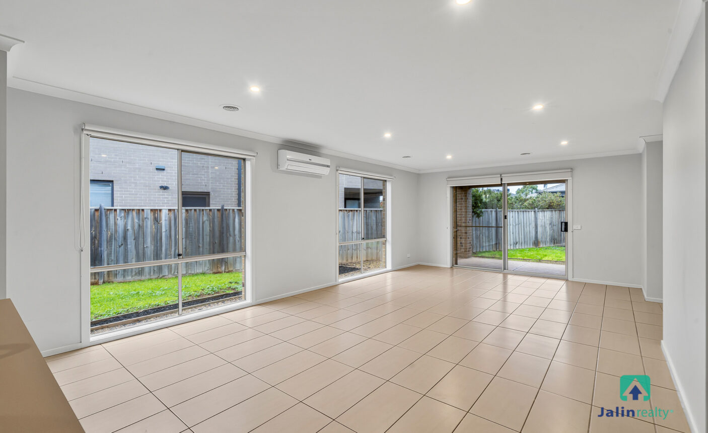 7 Maygrand Avenue,  Werribee,  VIC 3030 AUS