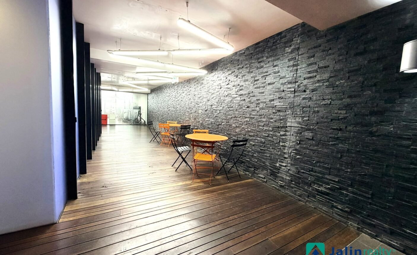1804/152-166 Sturt Street,  Southbank,  VIC 3006 AUS