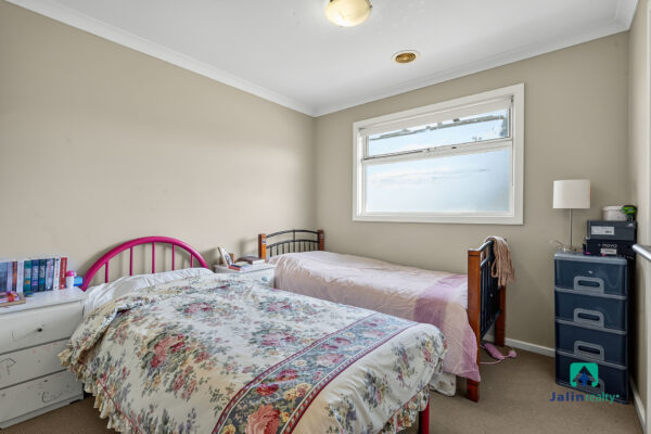 4 Westbury Parkway,  Roxburgh Park,  VIC 3064 AUS