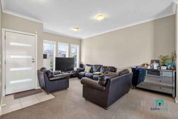 4 Westbury Parkway,  Roxburgh Park,  VIC 3064 AUS