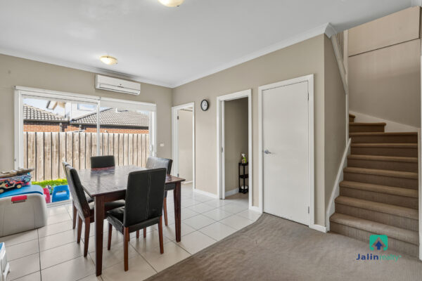 4 Westbury Parkway,  Roxburgh Park,  VIC 3064 AUS