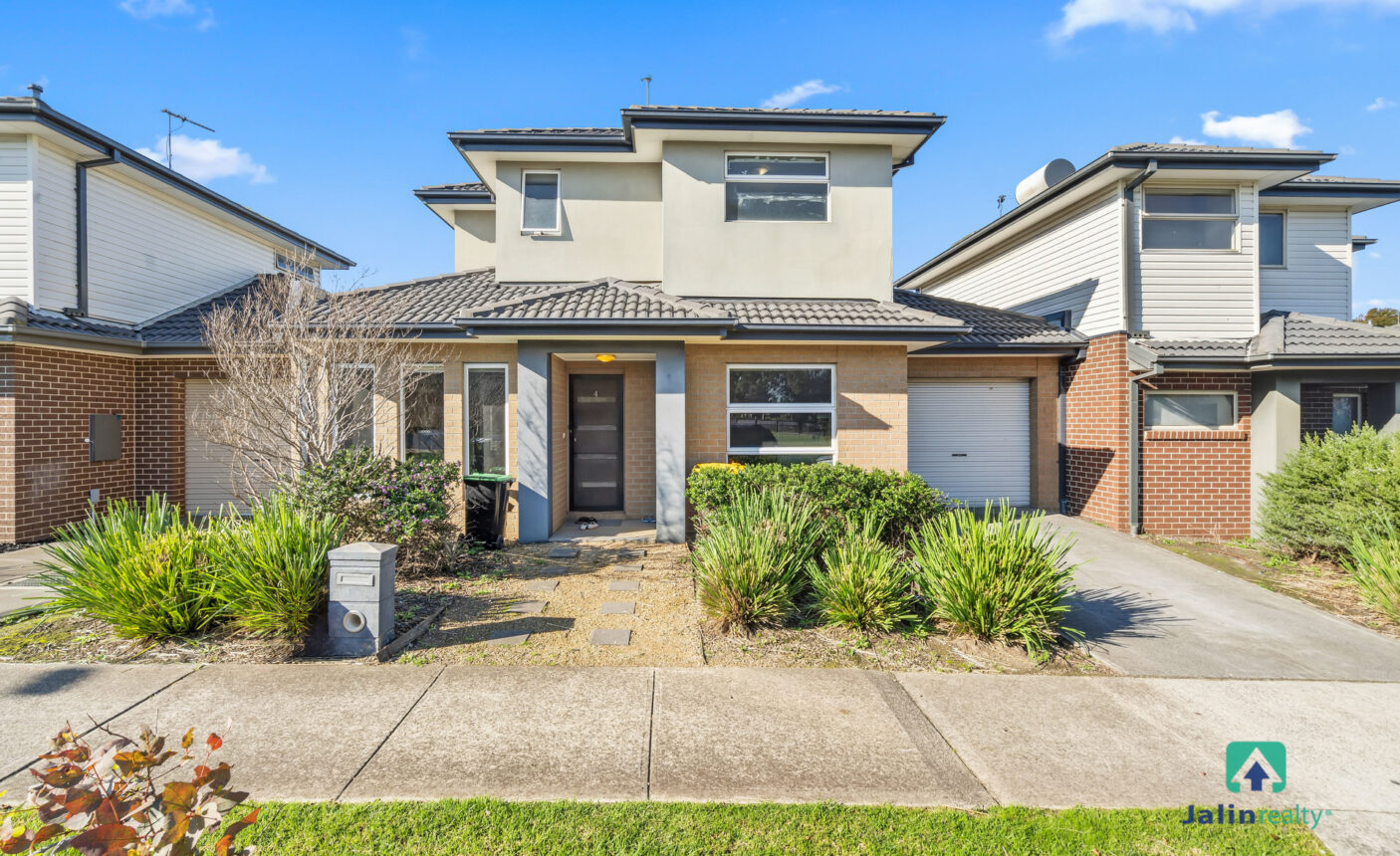 4 Westbury Parkway,  Roxburgh Park,  VIC 3064 AUS