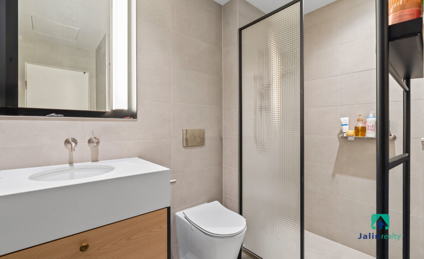 1002/88 Queens Bridge Street,  Southbank,  VIC 3006 AUS
