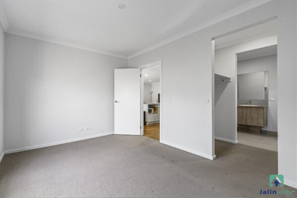 30 Fitzrovia Drive,  Wyndham Vale,  VIC 3024 AUS